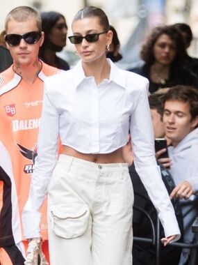 Cropped White women shirt with sculpted Hem cotton button-up shirt